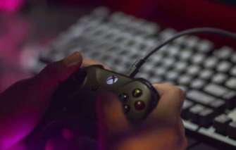 Microsoft погрожували зробити Call of Duty ексклюзивом своїх консолей, в той час, як приблизно 40% гравців в неї на консолях від Sony Microsoft погрожували зробити Call of Duty ексклюзивом своїх консолей, в той час, як приблизно 40% гравців в неї на консолях від Sony