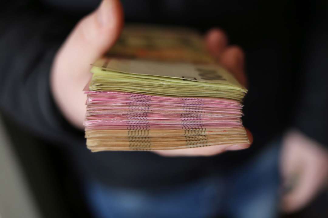 Больше всего украинцы тратят средства в Германии и Польше: опрос НБУ