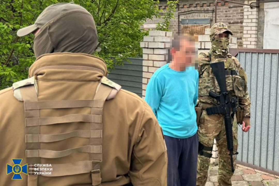 Шпигував за військовими аеродромами на Донеччині: СБУ затримала інформатора "вагнерівців"