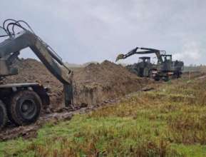 Польща почала будівництво укріплень на кордоні з рф та білоруссю/Фото: Дональд Туск Польща почала будівництво укріплень на кордоні з рф та білоруссю