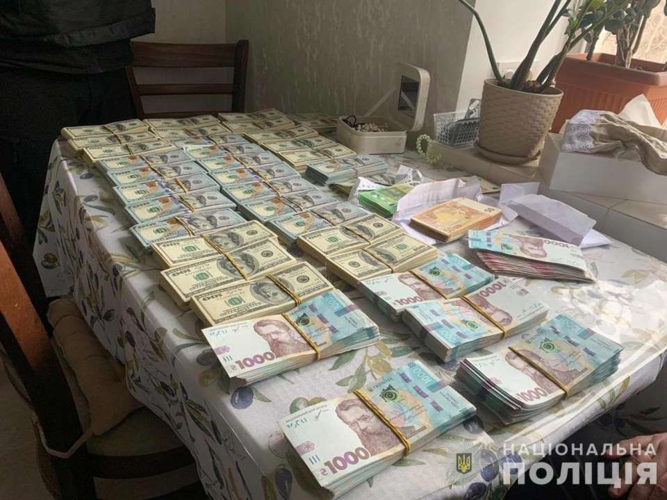 На Запоріжжі поліція викрила корупційну схему за участі посадовців МСЕК/Фото: Нацполіція На Запоріжжі поліція викрила корупційну схему за участі посадовців МСЕК/Фото: Нацполіція