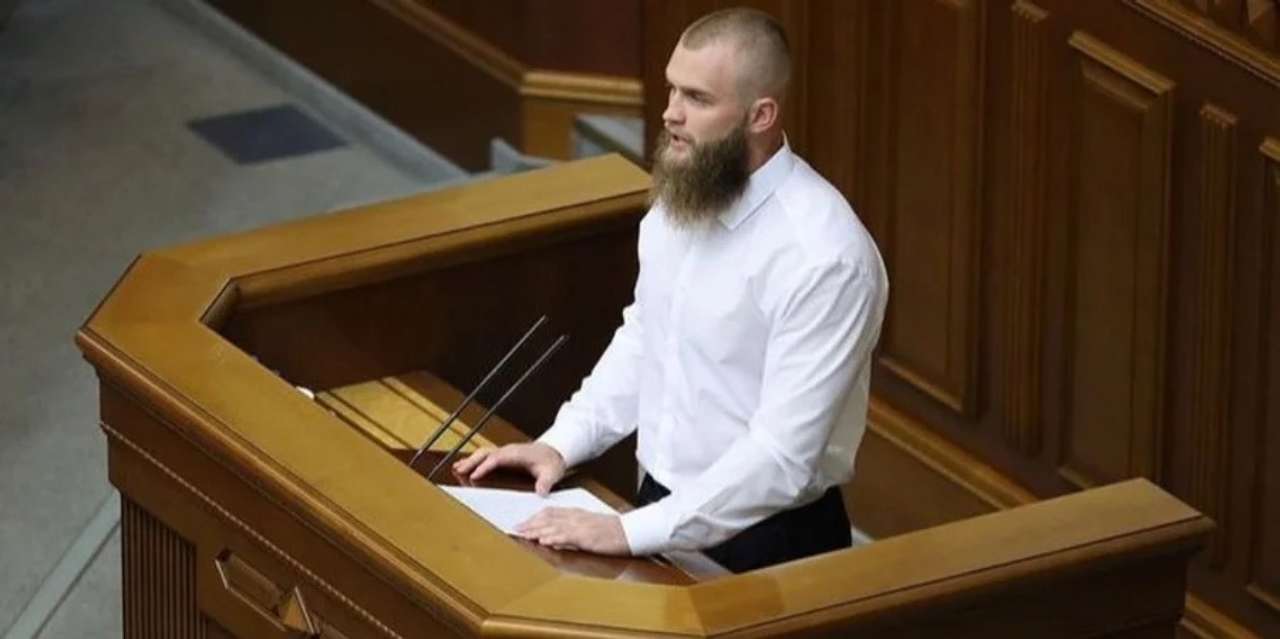 Дмитрук Втік з України перед підозрою/Фото: Артем Дмитрук/Facebook Дмитрук Втік з України перед підозрою/Фото: Артем Дмитрук/Facebook