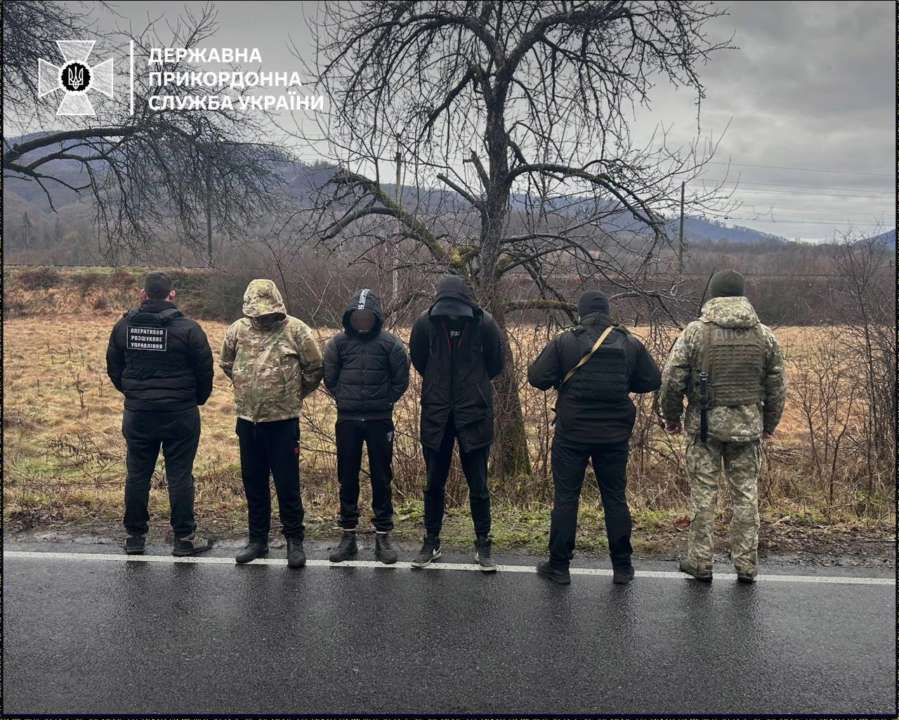 Фото: ТГ-канал ДПСУ | Держприкордонслужба Ухилянти маскувалися під траурний кортеж, щоб перетнути кордон