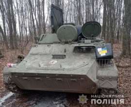 Скільки українці відібрали російських танків собі у господарство. Фото: Нацполіція Полтавської області На Полтавщині мешканці забрали 11 танків у орків