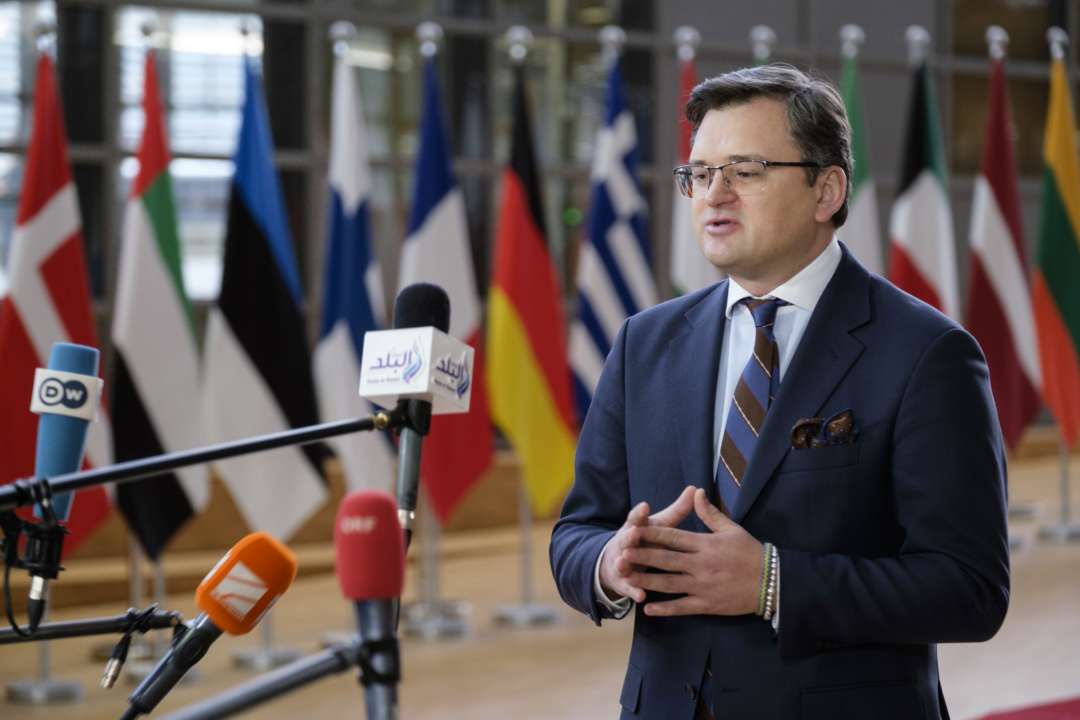 Кулеба рассказал, будет ли Украине поставлять оружие НАТО