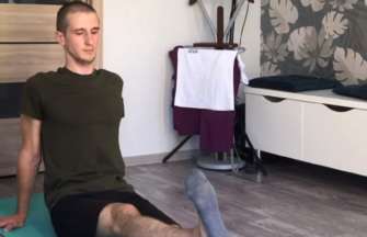 Як боротися судомами в ногах у домашніх умовах/Фото: відео скрін Як боротися судомами в ногах у домашніх умовах