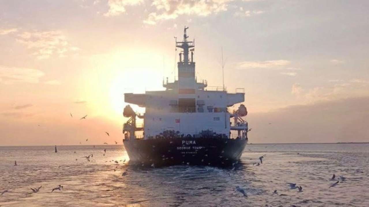 Из Одесского порта вышло еще одно заблокированное войной судно