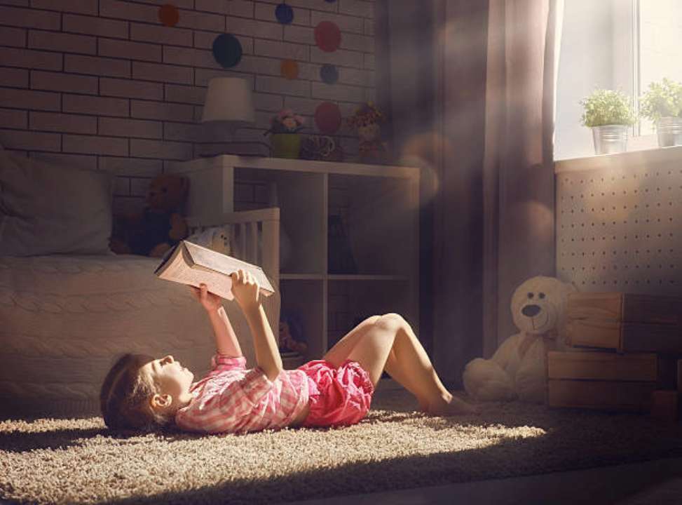 Фото з https://unsplash.com/ "Як читають українці під час повномасштабної війни – 2023" – дослідження УІК
