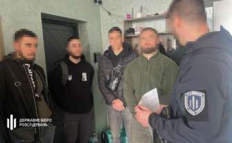 По материалам ГБР будут судить военных, которые помогли сбежать подозреваемым в расстреле полицейских в Винницкой области/Фото: ГБР По материалам ГБР будут судить военных, которые помогли сбежать подозреваемым в расстреле полицейских в Винницкой области/Фото: ГБР