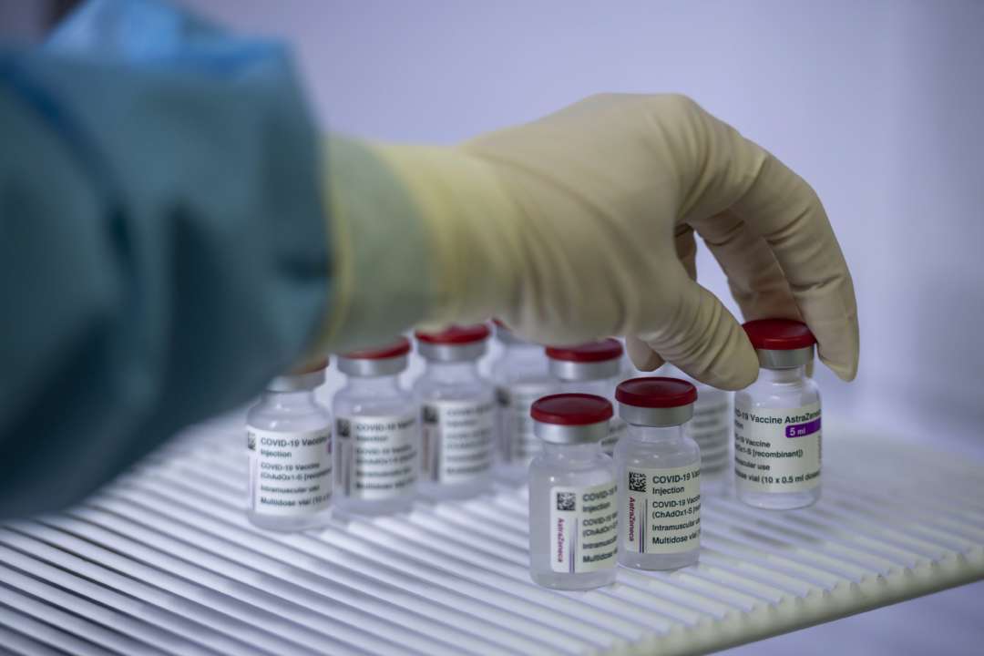 В Минздраве сообщили, сколько людей вакцинировали каждым из имеющихся в Украине Covid-препаратов