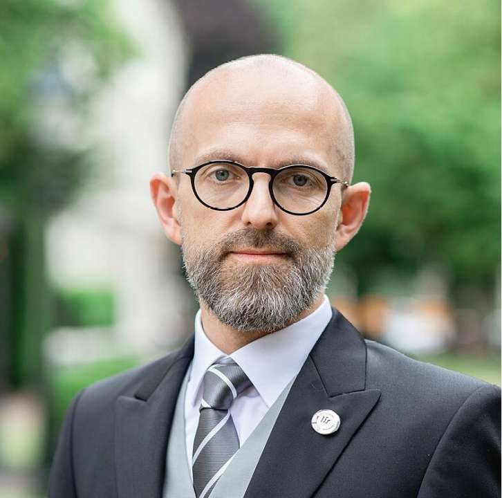 Олександр Карасевич відтепер є представником України при Організації по забороні хімічної зброї . Фото: Wikipedia укази зеленського карасевич