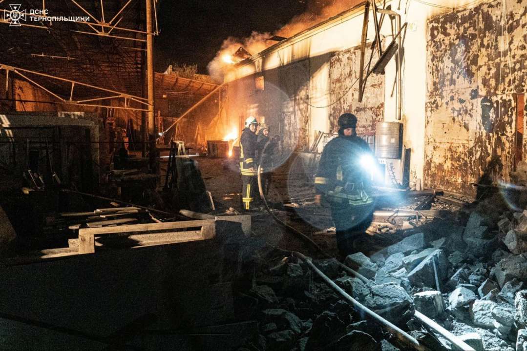 россияне атаковали промышленный объект Тернопольской области: последствия обстрелов на 16 октября