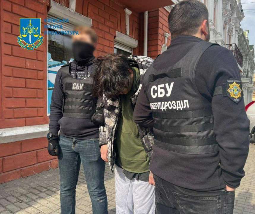 Мешканець Дніпра отримав 15 років ув'язнення за збір даних про в/ч, електростанції, ТЕС та військові госпіталі / Фото: t.me/pgo_gov_ua Мешканець Дніпра отримав 15 років ув'язнення за збір даних про в/ч, електростанції, ТЕС та військові госпіталі / Фото: t.me/pgo_gov_ua