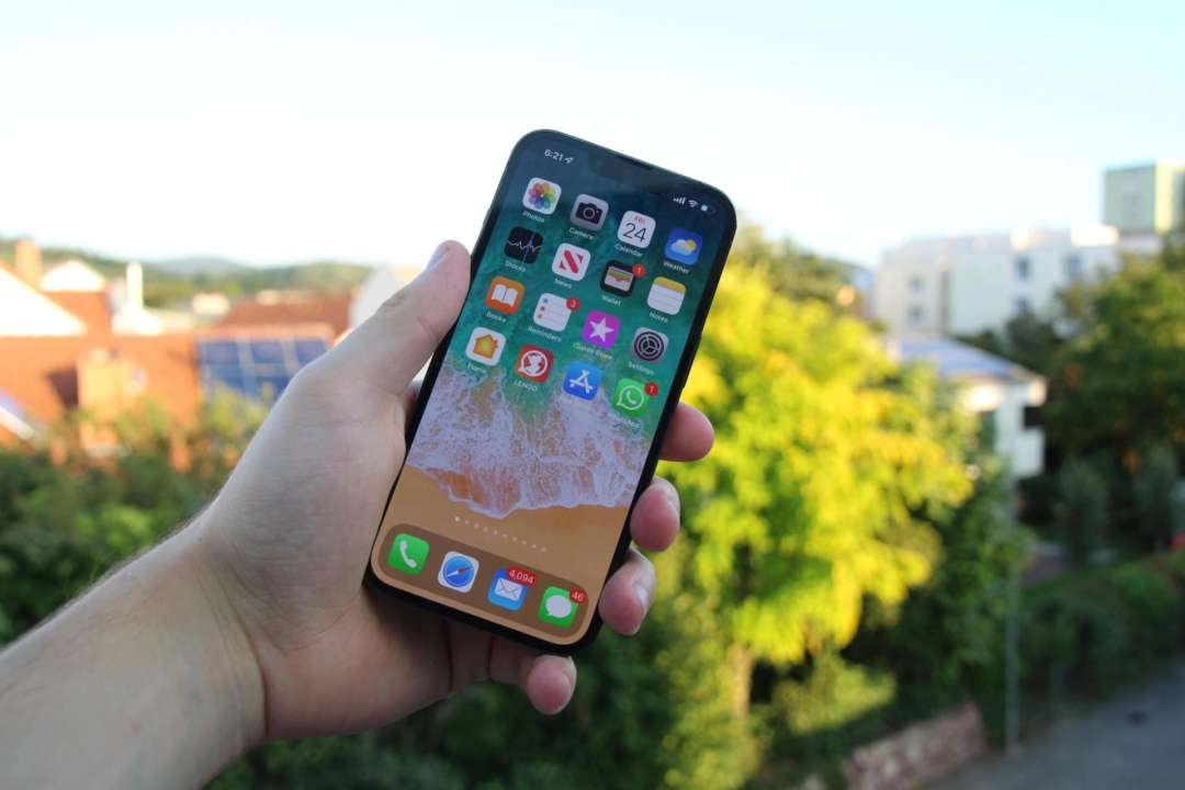 Найкращі компактні смартфони для покупки у 2022 році/Фото: John Appleseed/Unsplash Apple iPhone 13 Mini
