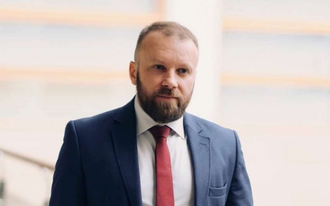 Грейдова система оплати праці, яку вимагають від України: що це таке, пояснили у Мінфіні