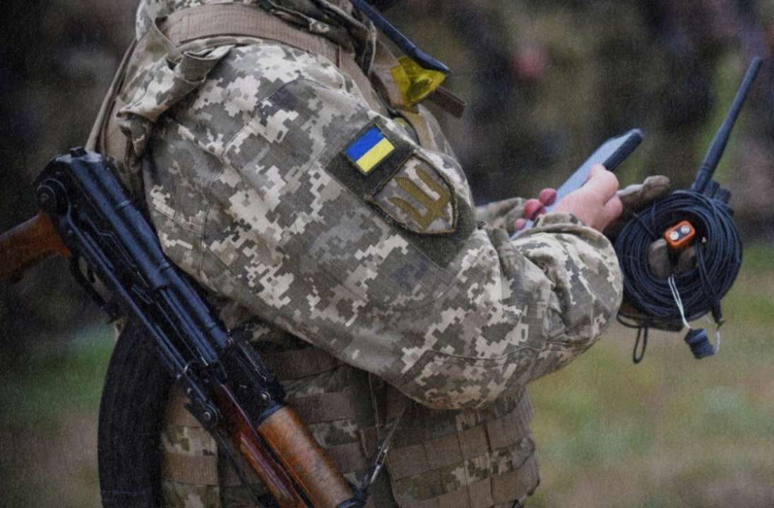 Як правильно спілкуватися з військовослужбовцями, щоб не нашкодити їм / Фото: t.me/landforcesofukraine Як правильно спілкуватися з військовослужбовцями, щоб не нашкодити їм / Фото: t.me/landforcesofukraine