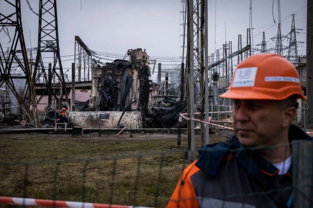 В YASNO объяснили, почему в Украине одновременно действуют плановые и аварийные отключения