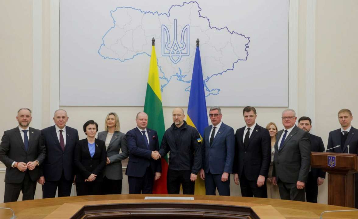 Шмыгаль обсудил с делегацией из Литвы инвестиции в совместные с Украиной оборонные предприятия/Фото: Денис Шмыгаль Шмыгаль обсудил с делегацией из Литвы инвестиции в совместные с Украиной оборонные предприятия/Фото: Денис Шмыгаль
