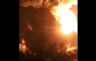 В Василькове горит нефтебаза. Фото: скриншот из видео Нефтебаза в Василькове пылает