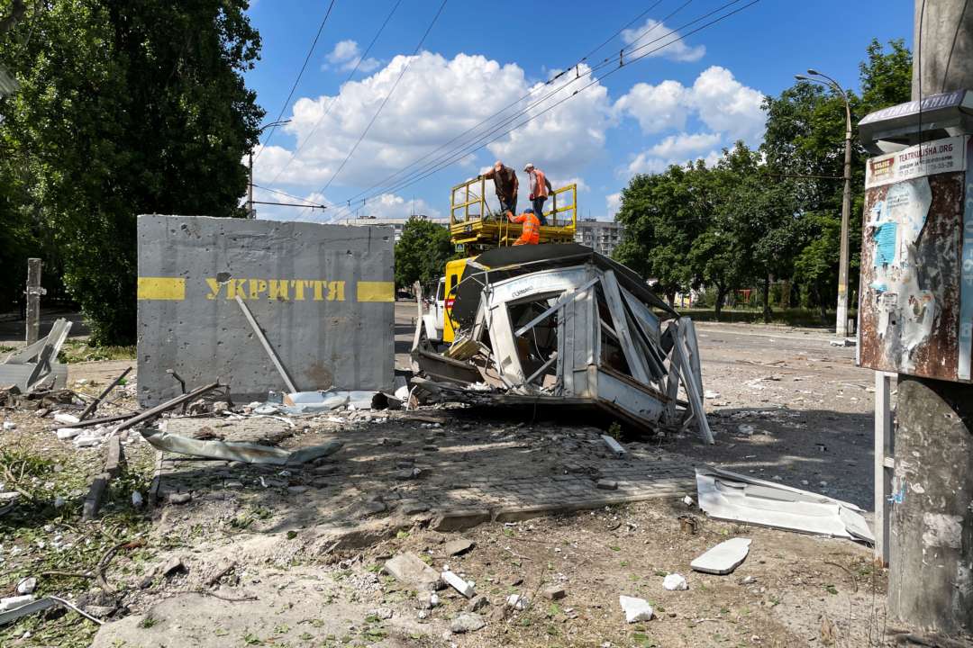 Через ситуацію з укриттями звільняють голів адміністрацій / Фото: Getty Images Посадовців почали звільняти через неналежний стан укриттів