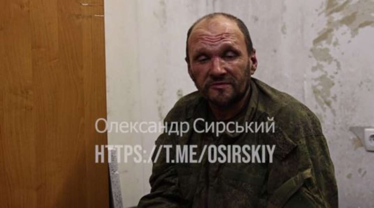 Їм навіть не довіряли зброю та поруч завжди стояли "сторожі" - визначені озброєні контрактники ПВК "Вєтєрани" Їм навіть не довіряли зброю та поруч завжди стояли "сторожі" - визначені озброєні контрактники ПВК "Вєтєрани"