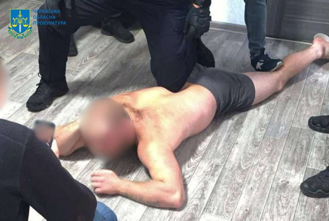 Прокуратура будет просить взять под стражу подозреваемого в избиении военного в Смеле