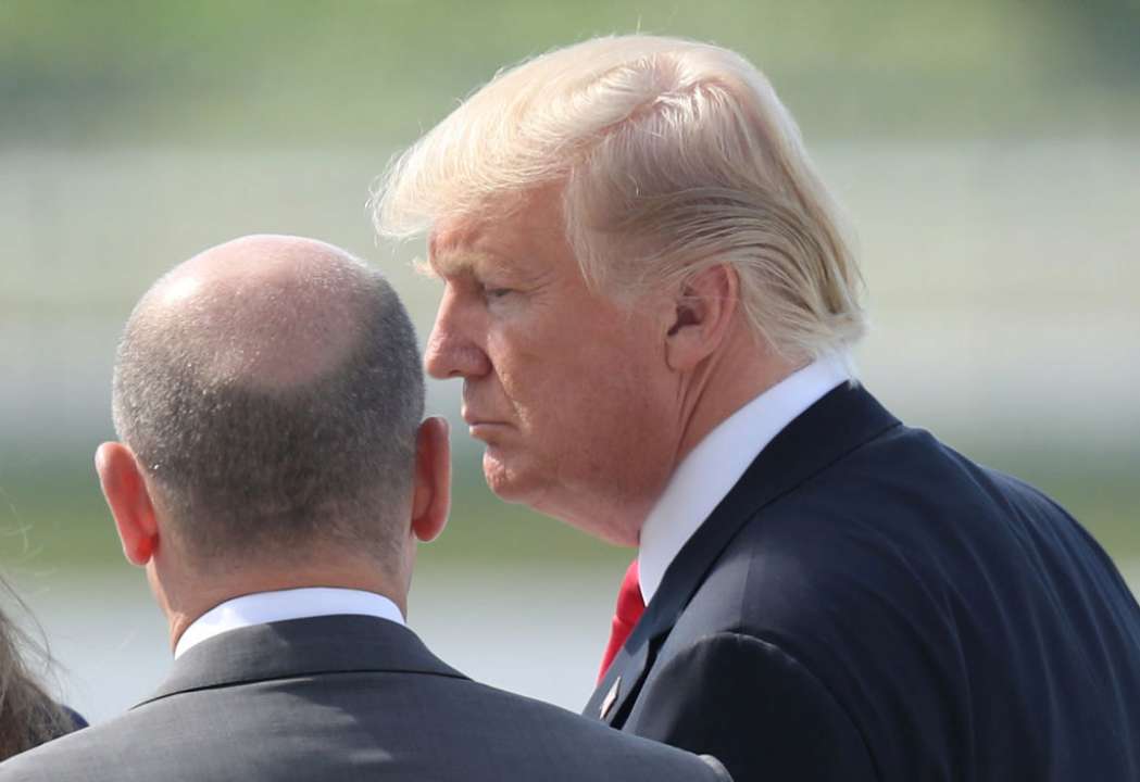 Шольц заявил, что Трамп во время разговора с ним изложил "более нюансированную" позицию по Украине/Фото: Getty Images Шольц заявил, что Трамп во время разговора с ним изложил "более нюансированную" позицию по Украине/Фото: Getty Images