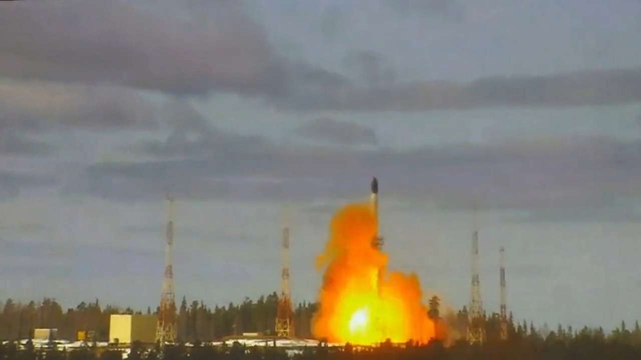 Чим загрожує міжконтинентальна ракета "Сармат"/Фото: скрін відео Унікальна зброя рф: що таке міжконтинентальна ракета "Сармат" та чим вона загрожує Україні