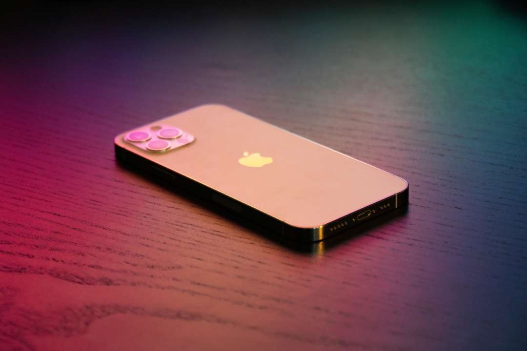Нові шрифти та "живі" оповіщення: Apple анонсувала оновлену операційну систему iOS 16