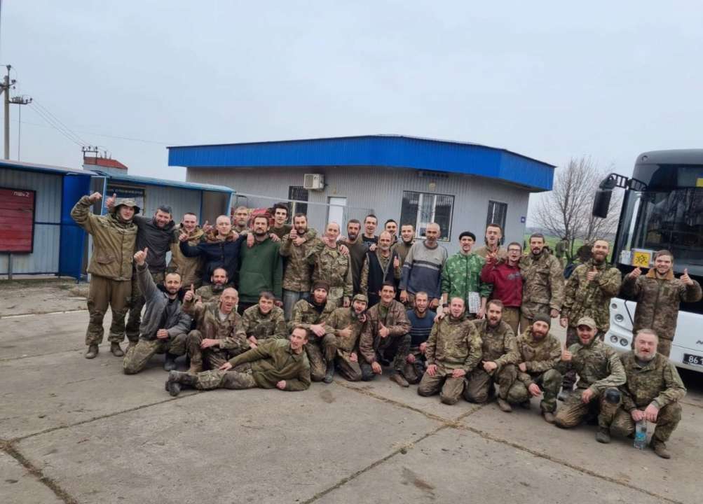 Украина провела очередной обмен пленными: домой вернулись 45 военных