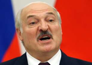 Лукашенко пригрозил "полным уничтожением Украины", если власти будут в дальнейшем отказываться от переговоров/Фото: Mikhail Svetlov/Getty Images Белорусский диктатор Александр Лукашенко