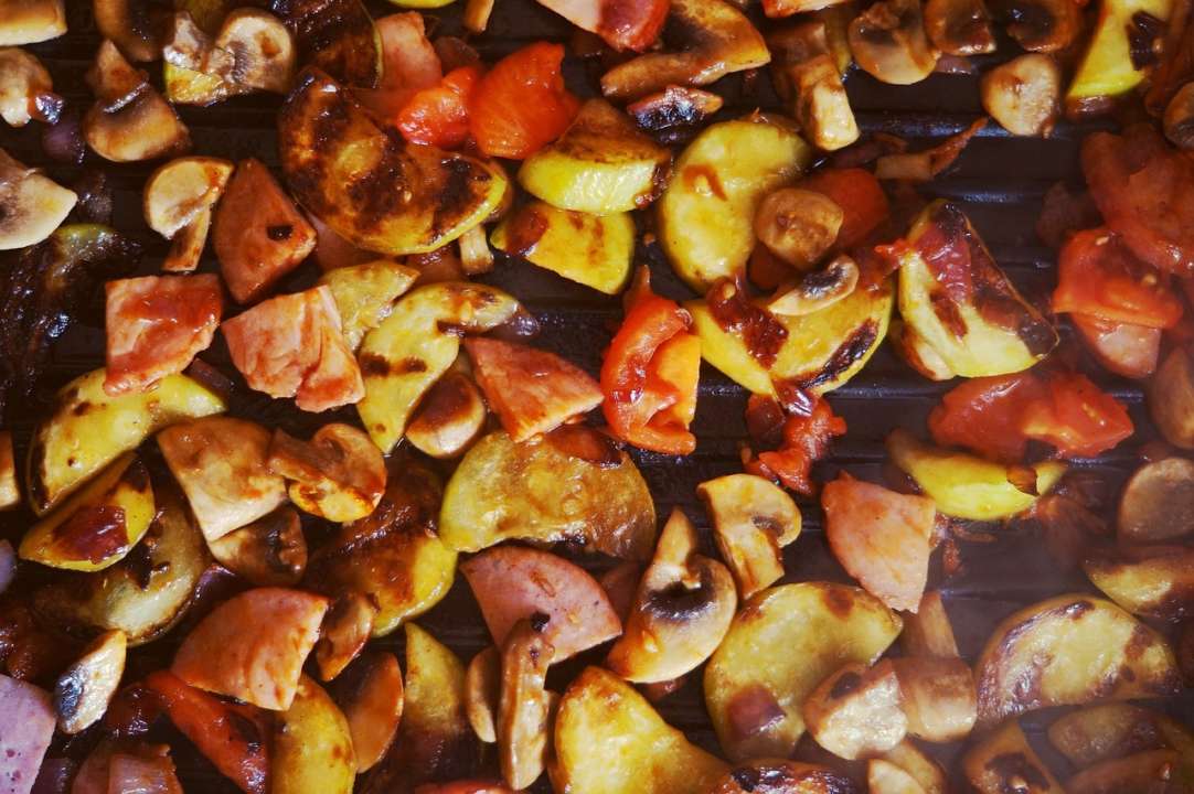 Вишукана насолода: рецепт овочевого рагу з куркою та сиром Філадельфія