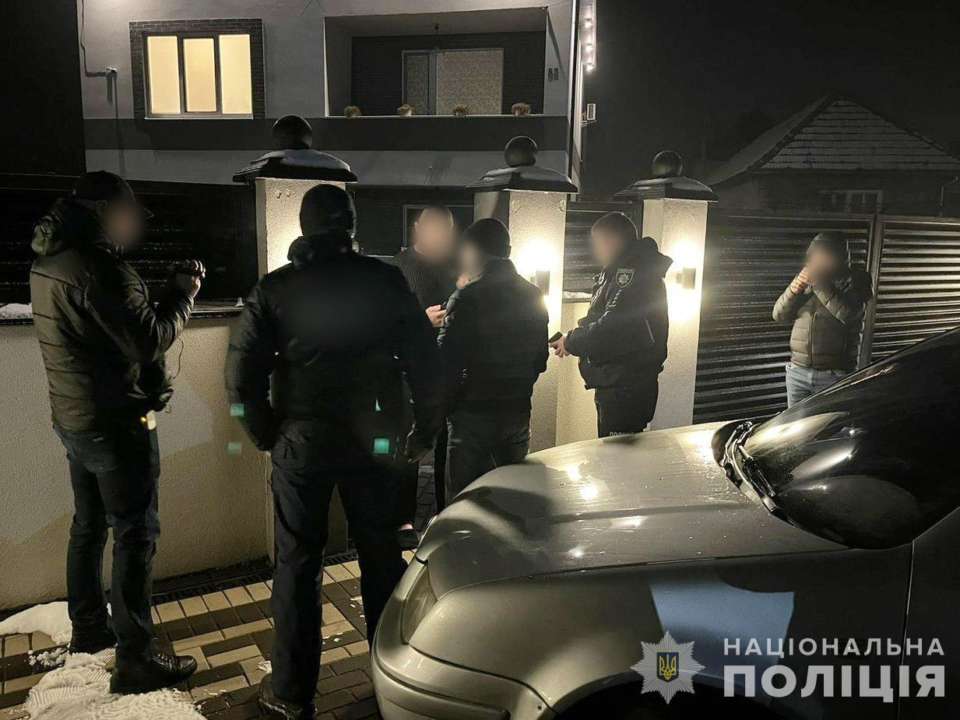 Нацполіція проводить понад 200 обшуків у справах щодо виїзду за кордон військовозобовʼязаних