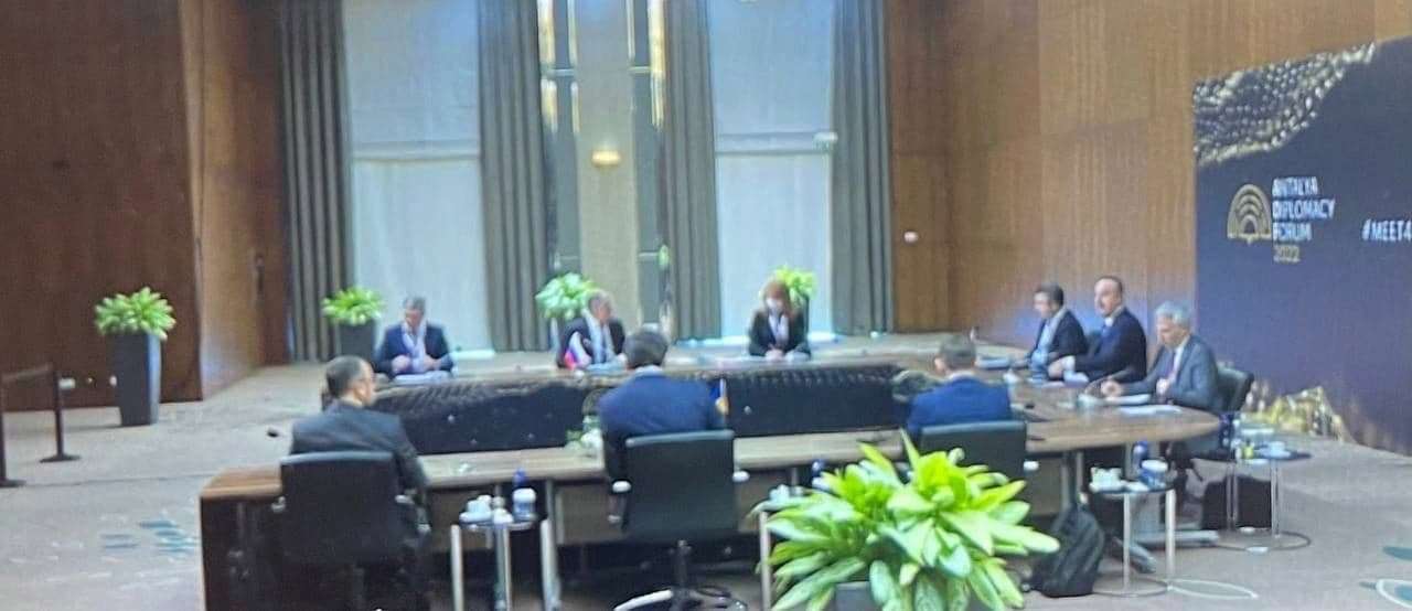В Турции начались переговоры глав МИД Украины и России/Фото: VESTI встреча
