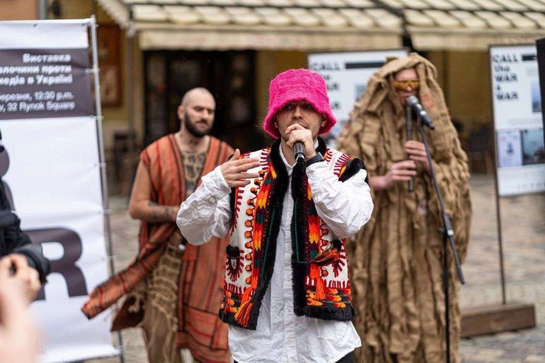 Концерт под открытым небом: Kalush Orchestra выступили в освобожденном Ирпене. Видео