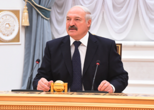 Режим лукашенко объявил лозунг "Живет Беларусь!" нацистским / Фото: Flickr Режим Лукашенко объявил высказывание "Жыве Беларусь!" нацистским