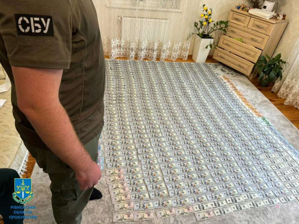Слідство триває, встановлюється коло всіх клієнтів та причетних до злочину осіб Слідство триває, встановлюється коло всіх клієнтів та причетних до злочину осіб