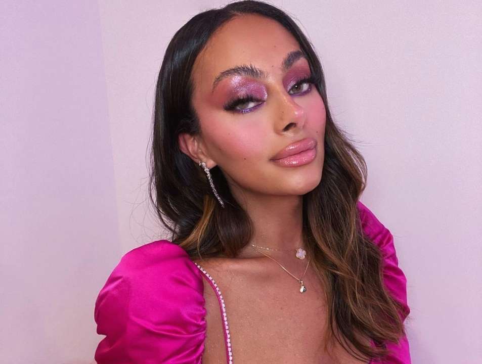 Мода не знає обмежень: обличчям Victoria's Secret вперше стала темношкіра трансгендерна модель