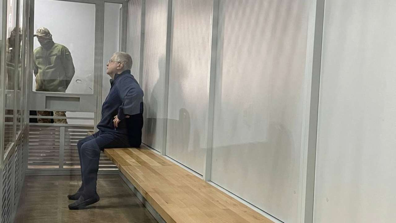 Суд оставил Коломойского под стражей