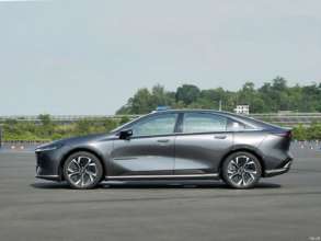Фото: Mazda Вы ее захотите, но не получите (пока): Mazda представила электрический седан EZ-6