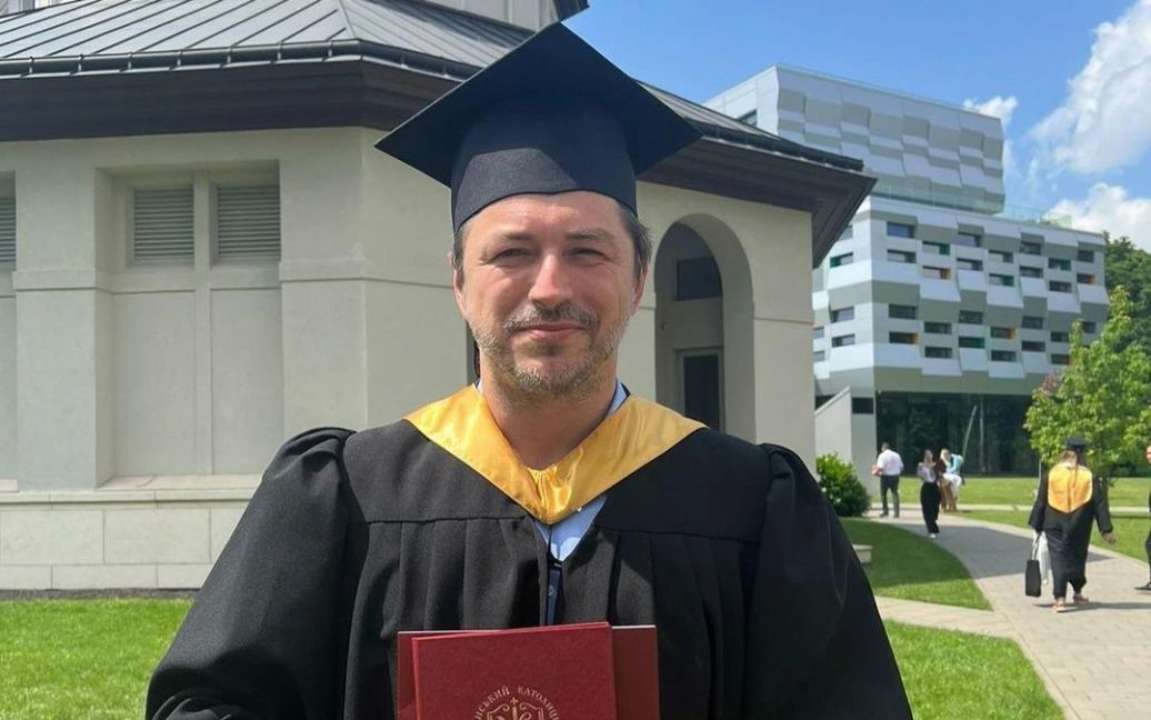 Стал магистром: 42-летний Сергей Притула окончил университет