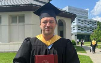 Стал магистром: 42-летний Сергей Притула окончил университет / фото: instagram Стал магистром: 42-летний Сергей Притула окончил университет