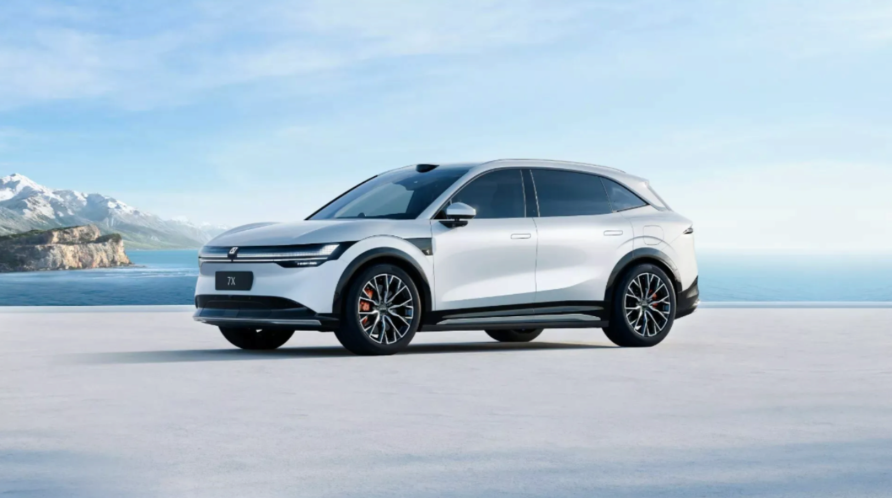 Белый дом планирует запретить китайские подключенные автомобили/Фото: Zeekr Администрация Байдена пытается запретить китайские и российские технологии в автомобилях
