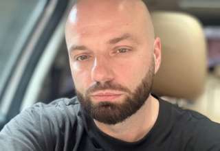 Слава Демин/Фото: Instagram slavademin_official После признания в чувствах к Ксении Мишиной Славу Демина застукали с новой спутницей