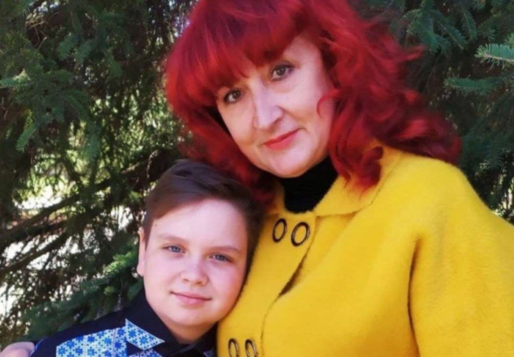 Победитель международного конкурса в США Иван Гомольский с мамой