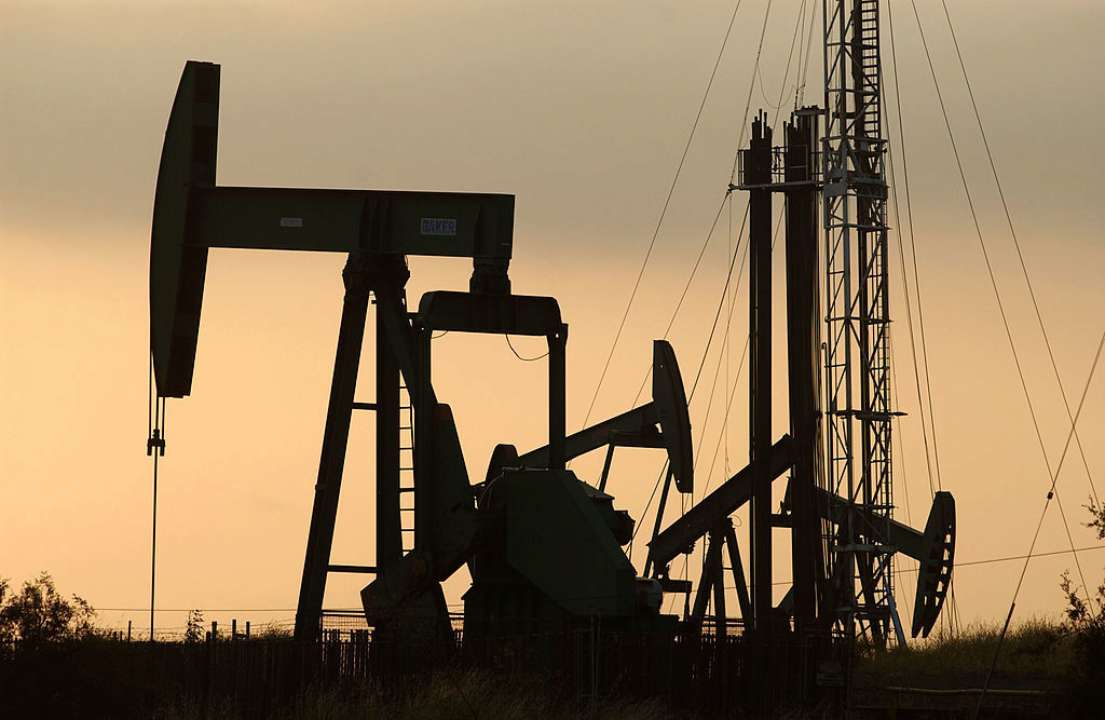 США сняли ряд ограничений с рф: страна-террорист расширит поставку нефти/Фото: Getty Images