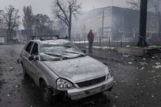 Оккупанты обстреляли Николаевскую область/Фото: Getty Images Разбитая машина