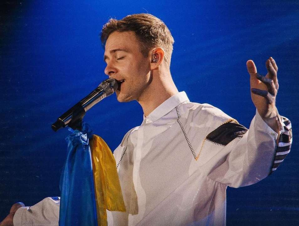 Макс Барських продає картину, яку присвятив Україні/Фото: Instagram