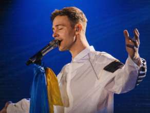 Макс Барських продає картину, яку присвятив Україні/Фото: Instagram Макс Барських продає картину, яку присвятив Україні/Фото: Instagram