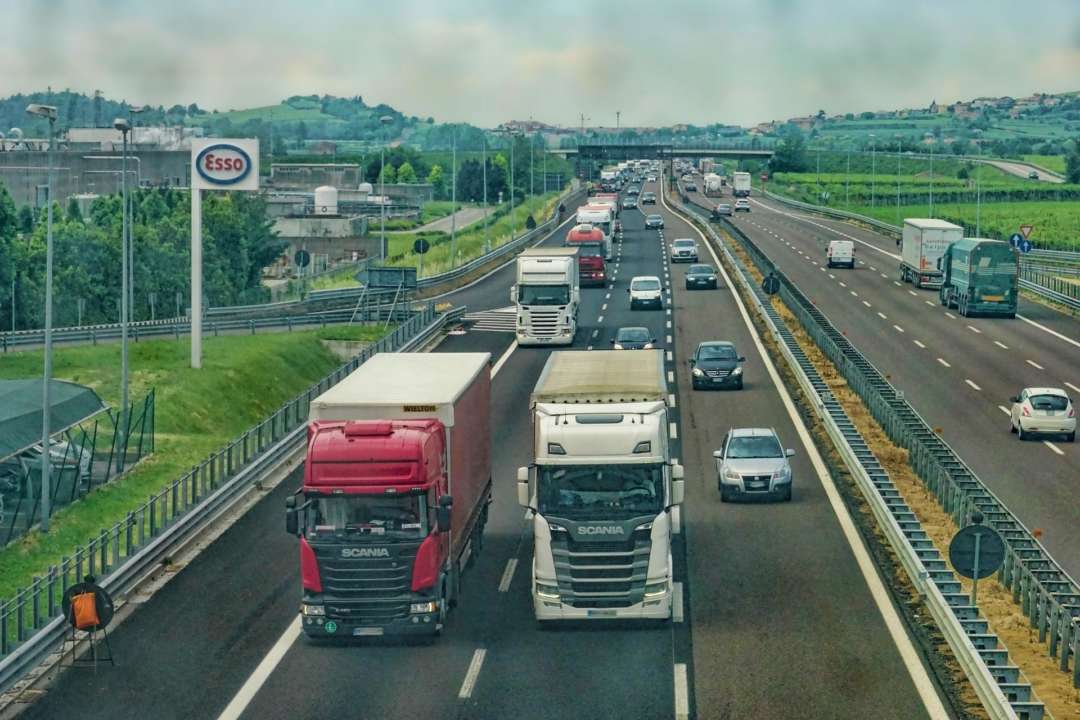 Українських водіїв вантажних машин оштрафували